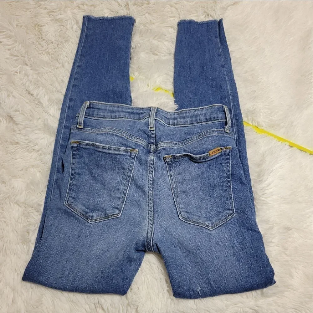 Joe's the charlie High Rise skinny jeans sz 27
